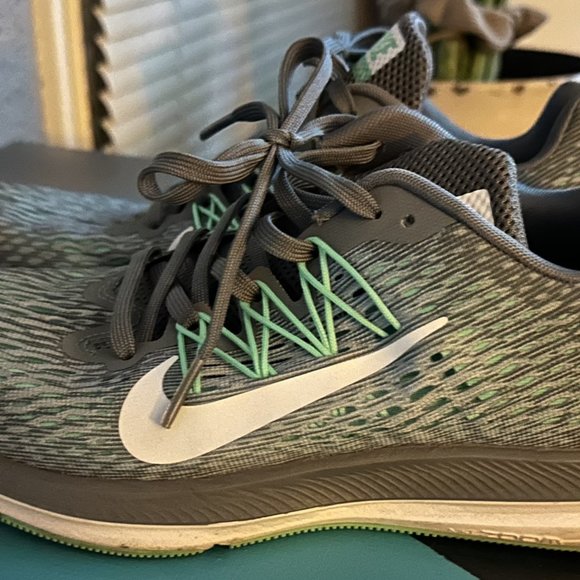 Nike Shoes Womens Size 8 Nike Shoes Gray And Green Poshmark